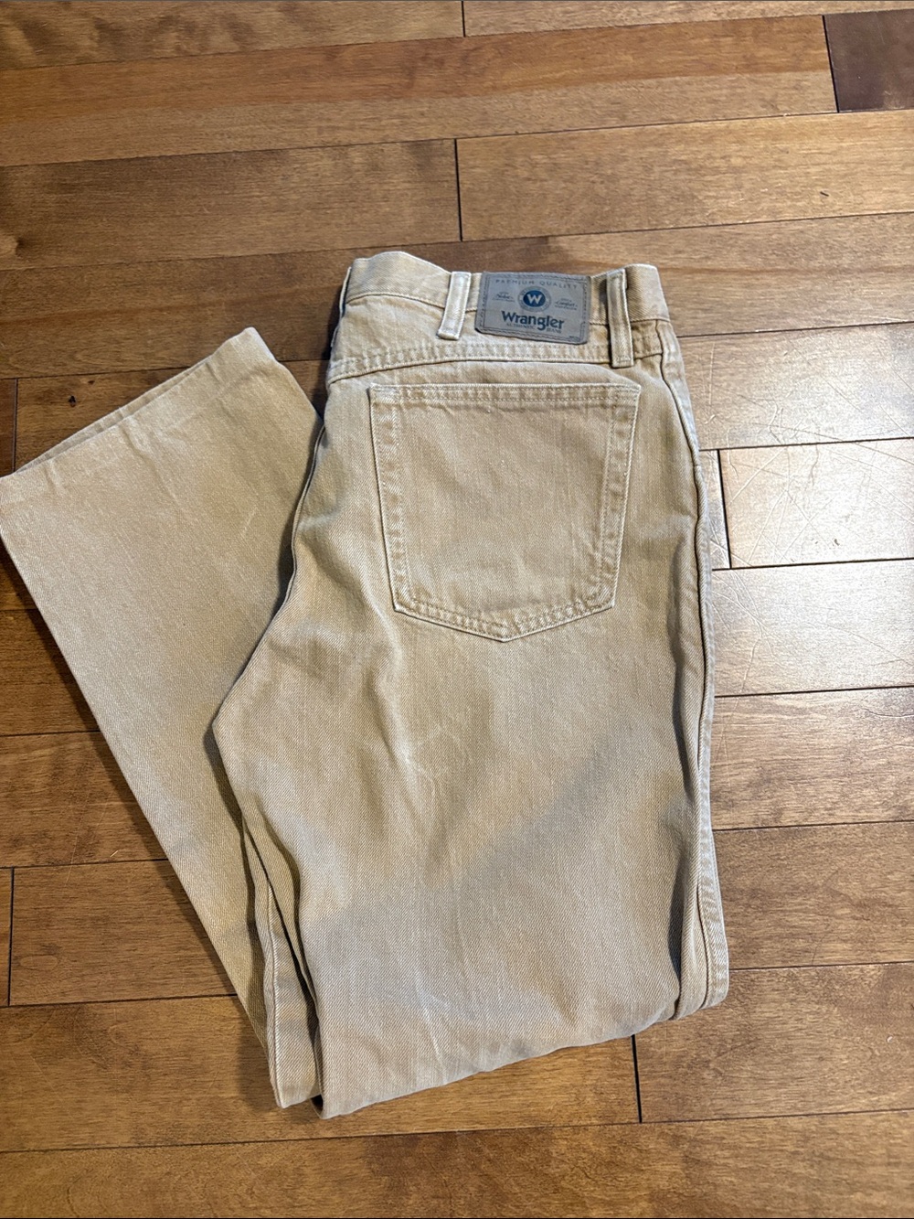 Wrangler Light Beige Relaxed Fit Denim